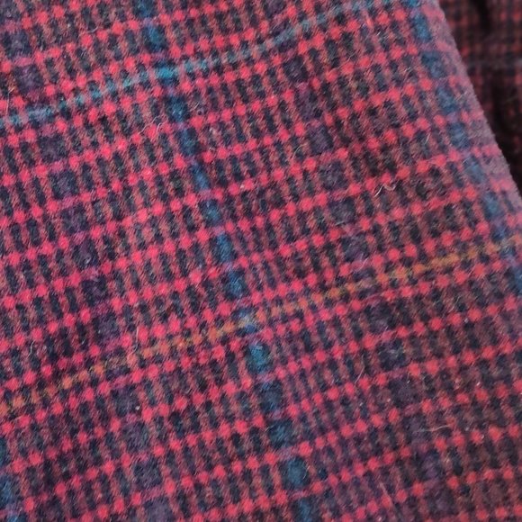 plaid burgundy wool Pendleton overshirt with leather elbow patches - Picture 4 of 5